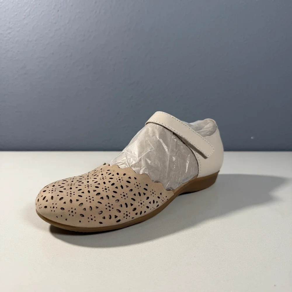 Earth Origins Brynn Ivory Leather Laser Cut Mary Jane‎ Flats ETBRYNN-QV  5M